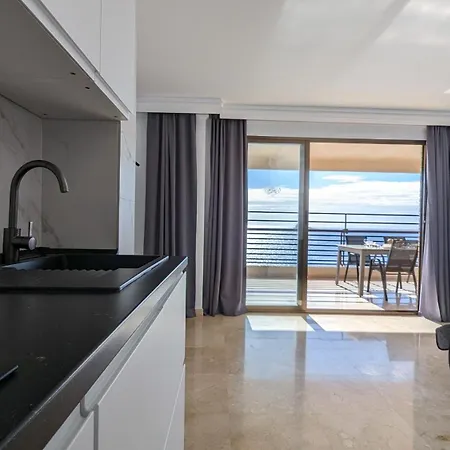 Las Arenas Sea Front Apartments Benidorm Exterior photo