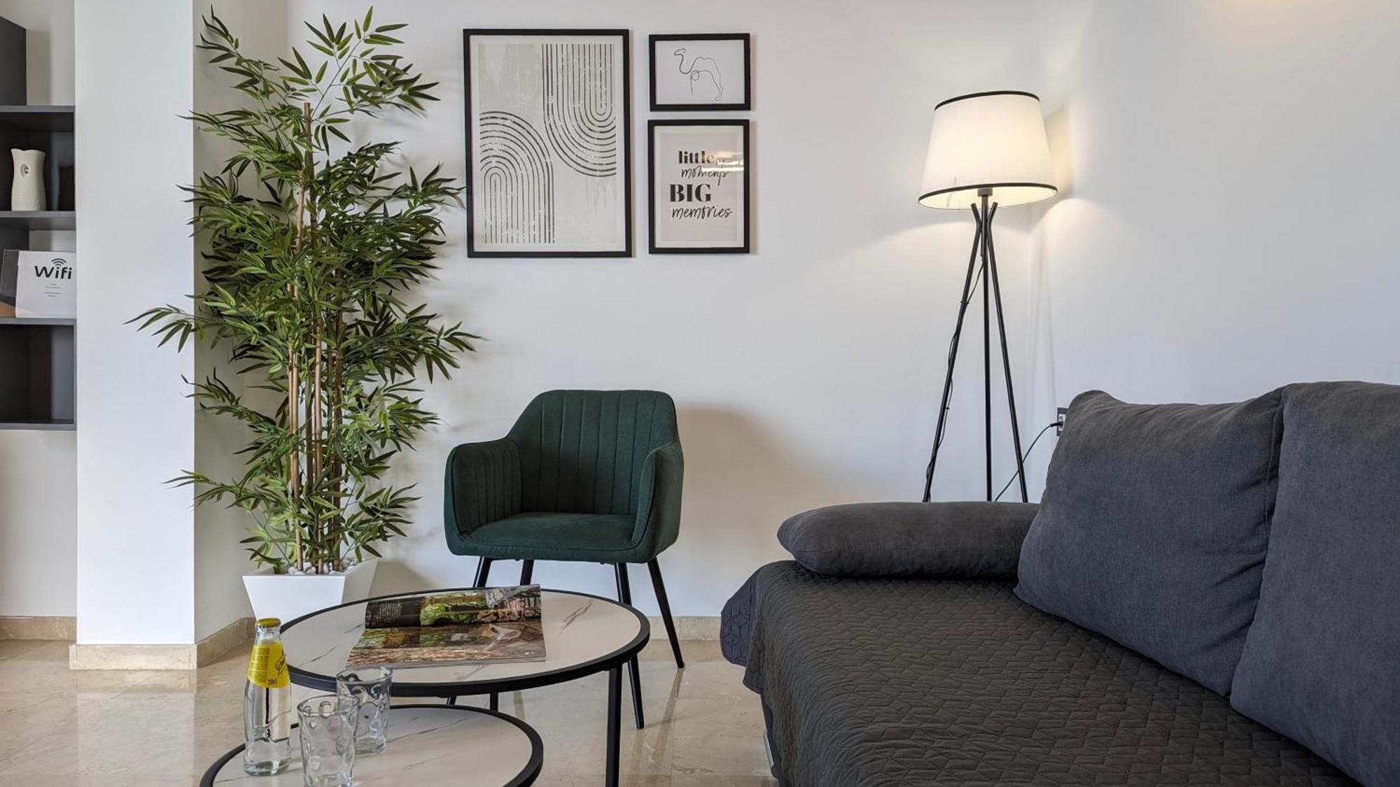 Appartement Arenas Sea Front *